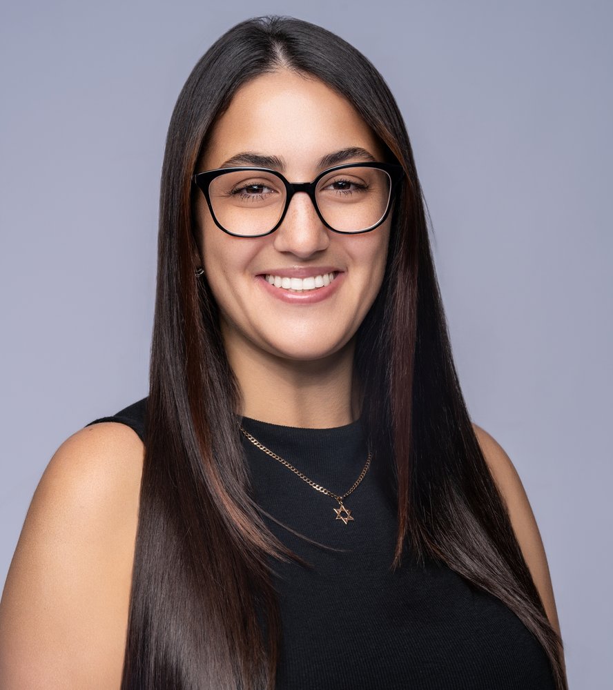 Portrait of real estate advisor Gal Pantaleon